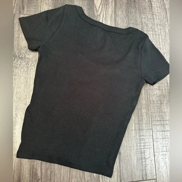 Hollister | Ribbed Tee - Picture 2 of 4